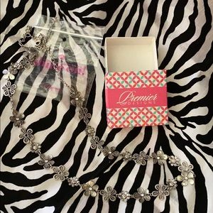 Premier Designs Daisy Chain silver necklace.